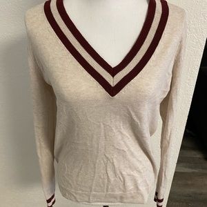 Old Navy Lot (sweater and long sleeve shirt)size M
